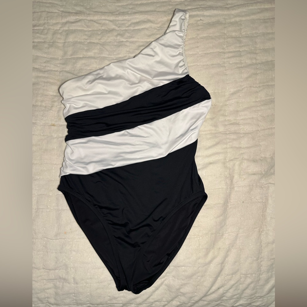 LaBlanca One Shoulder Shirred Black and White Swimsuit - Size 14 - Picture 4 of 6